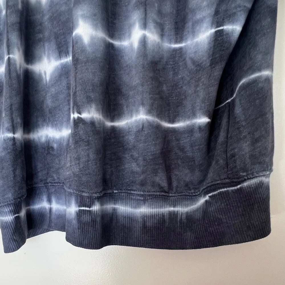 Sundry Tie Dye Puff Sleeve Raglan Sweatshirt in Navy/White Size S (4-6) - Picture 10 of 15